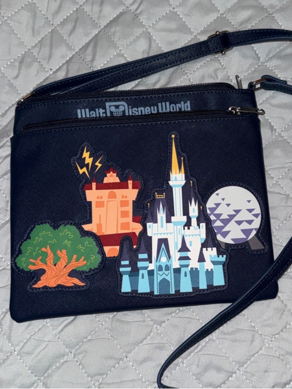 Walt Disney World Parks Crossbody Bag with Multicolor Park Patch Artwork, NWOT